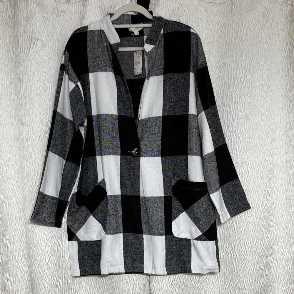 NWT WEEKEND Suzanne Betro Plaid Black and White Women's Coat